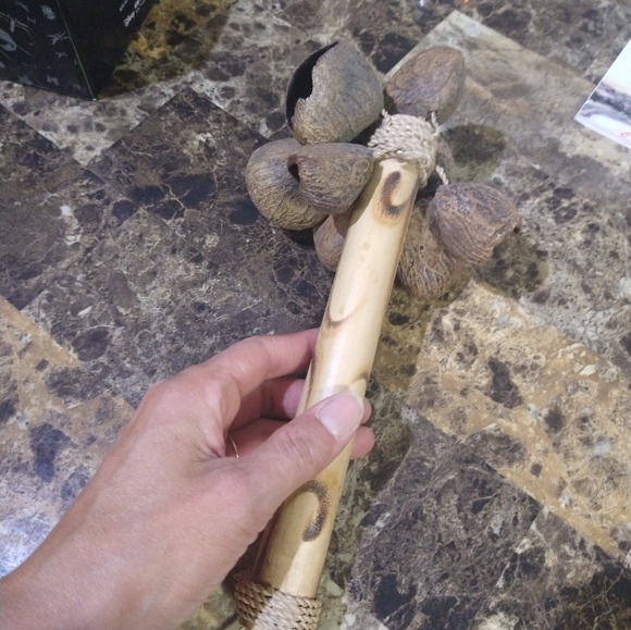 Handmade rattle musical instrument - Picture 4 of 9